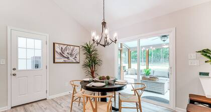 < 2 Mi to Dtwn Alpharetta: Home w/ Screened Porch!