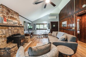 House (2 Bedrooms) | Interior - Walk to Barrett's Park: Wooded Cabin w/ Grill! (Boothbay Harbor)