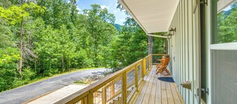 Golf Access & Furnished Deck: Cabin in Clayton