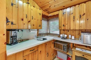 Interior - Cabin 600' to Manistee Lake Private Shared Access (Kalkaska)