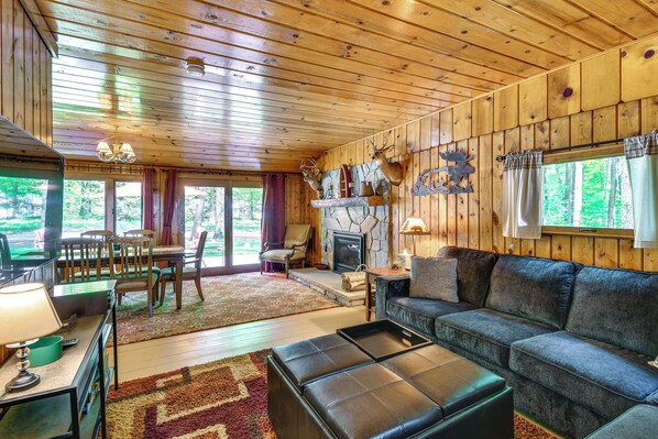 House (2 Bedrooms) | Interior