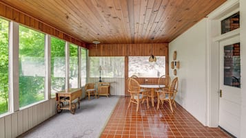 House (1 Bedroom) | Interior