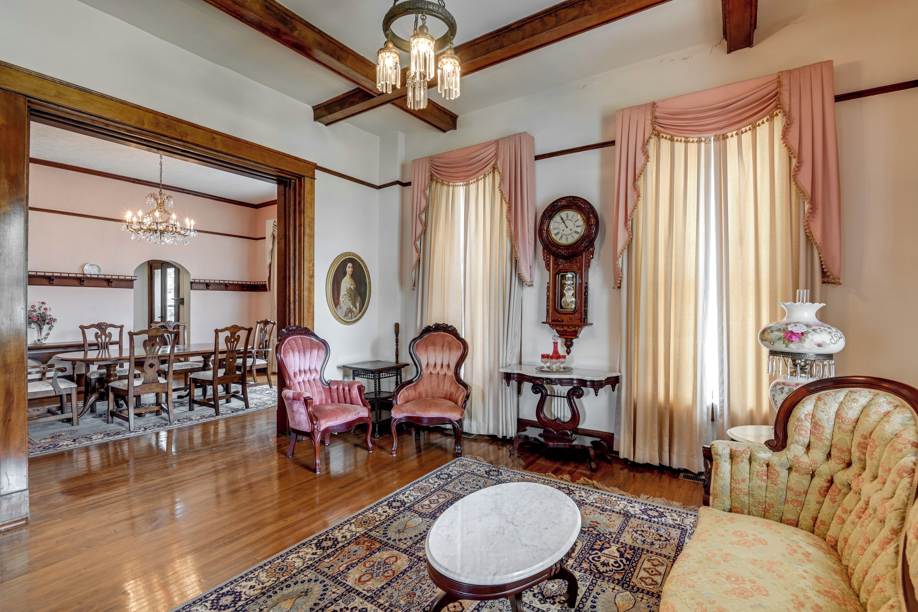 المنشأة من الداخل