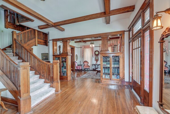 House (1 Bedroom) | Interior - Walk to Lawrenceburg Square: Home for Large Groups (Lawrenceburg)