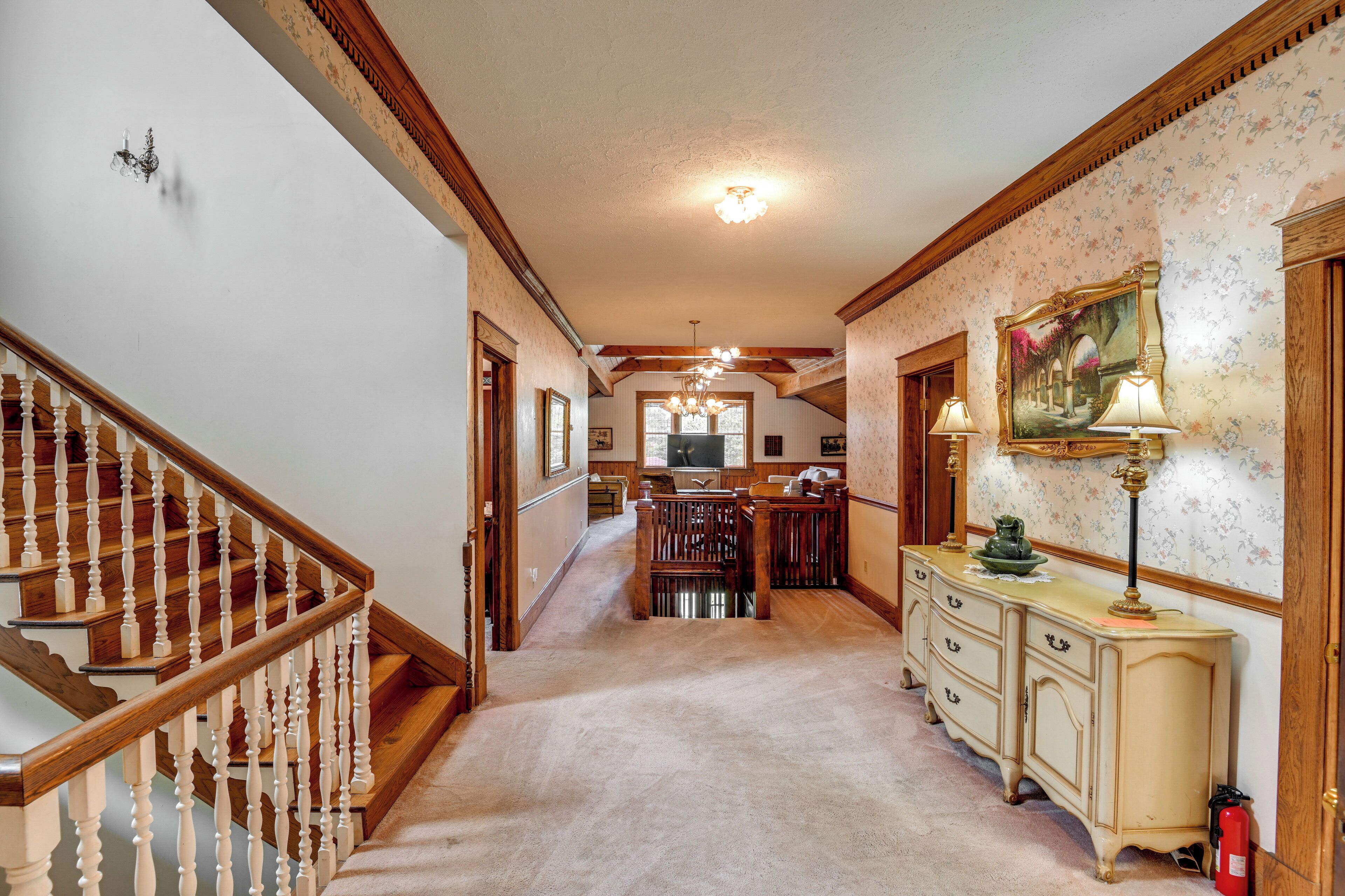 المنشأة من الداخل