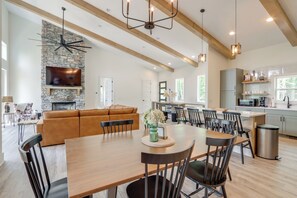 House (3 Bedrooms) | Interior