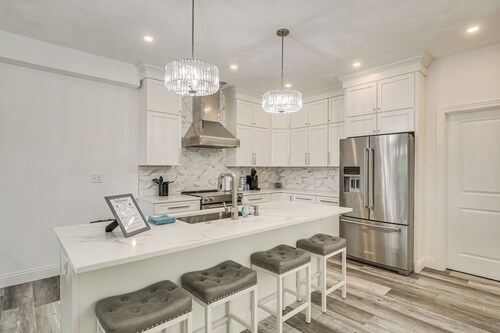 Walk to Mississippi River: Grafton Townhome!