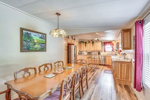 House (3 Bedrooms) | Interior