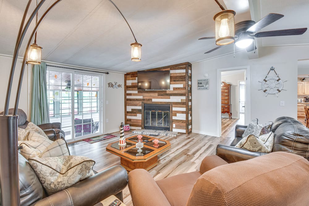 Boat, Fish, Relax: Lake Secession Retreat w/ Dock - Elbert County, GA