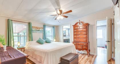 Boat, Fish, Relax: Lake Russell Retreat w/ Dock