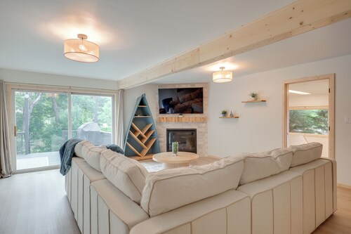 Snowmobile Trail On-site: Cozy Post Lake Retreat