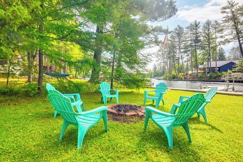 Snowmobile Trail On-site: Cozy Post Lake Retreat