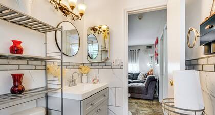 8 Mi to Long Beach: Cozy Apt w/ Fenced Yard!