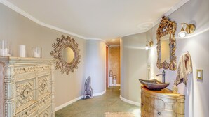 Interior - Unique Mountain-view Dome Home in Weaverville (Weaverville)
