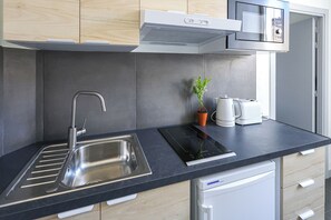 Micro-ondes, plaque de cuisson