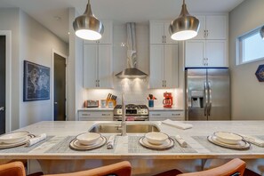 House | 9 bedrooms, Internet - Ultimate Rooftop Double Games BBQ Skyline Views (Nashville)