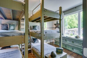 9 bedrooms, Internet