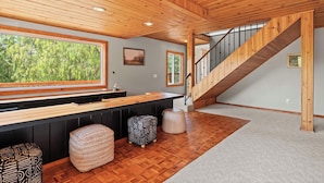 House | 5 bedrooms, Internet - Spacious Family Retreat w Game Room Scenic Decks (Chino Hills)