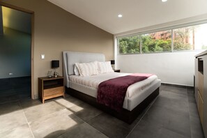 1 bedroom, desk, iron/ironing board, WiFi