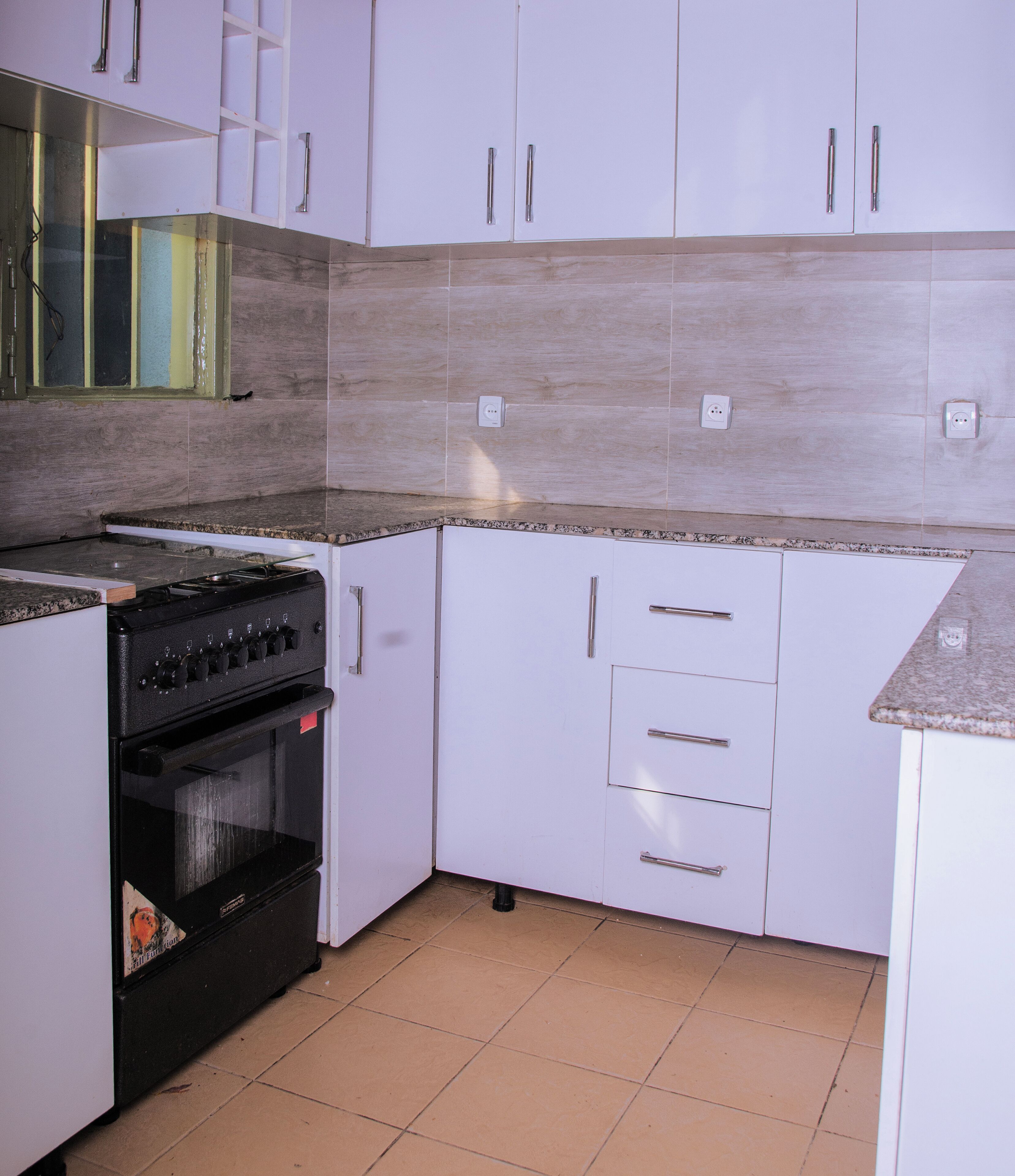 Classic Room | Shared kitchen | Oven, blender, toaster oven, cookware/dishes/utensils