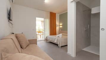 Chambre Quadruple Confort, vue piscine