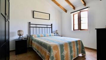 Apartment | 2 bedrooms, iron/ironing board