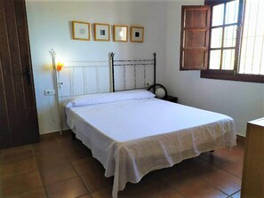 2 bedrooms, iron/ironing board