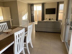 Family House | In-room dining