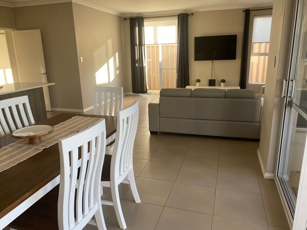 Family House | In-room dining