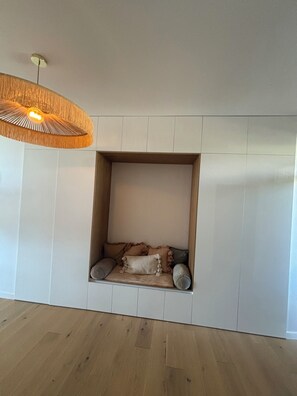 Interior - Magnificent contemporary & design villa (Saussan)