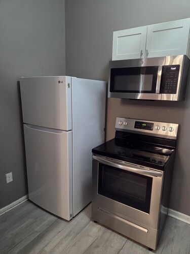 Uptown Charlotte! Hi-speed wifi and pet friendly!