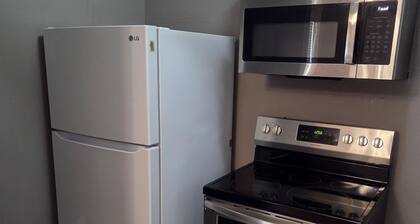 Uptown Charlotte! Hi-speed wifi and pet friendly!
