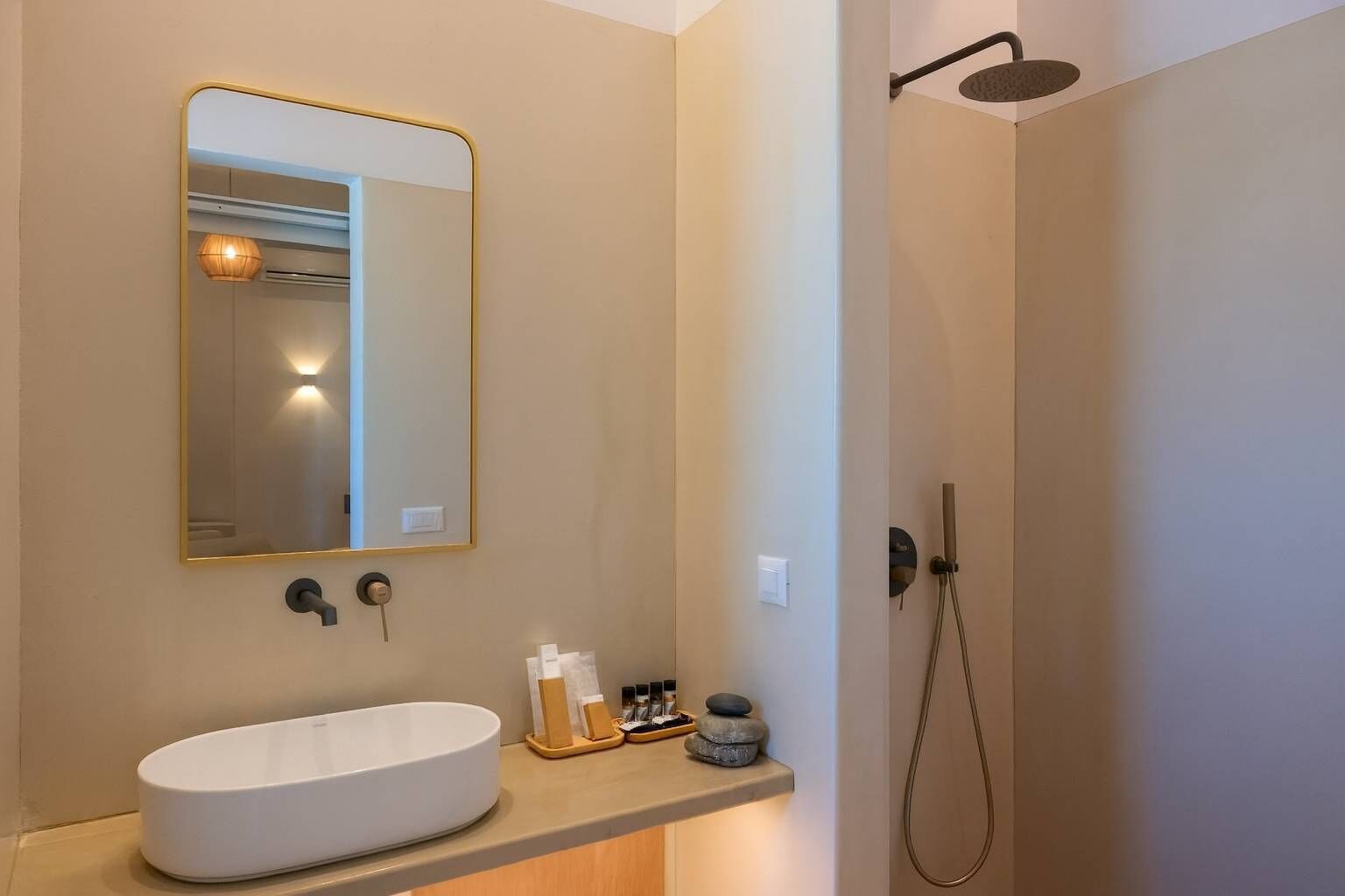 Dusche, Haartrockner, Handtücher