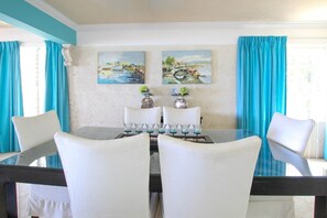 บ้านพัก, 4 ห้องนอน | ร้านอาหาร