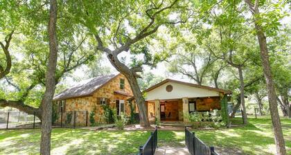 Lake LBJ Compound – Two Homes Side-by-Side | Sleeps 25+ | Pool, Hot Tub | Great