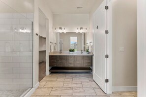 Townhome, Multiple Bedrooms | Bathroom | Shampoo - Coral Rock Vista 8 Bedroom Townhouse (Washington)