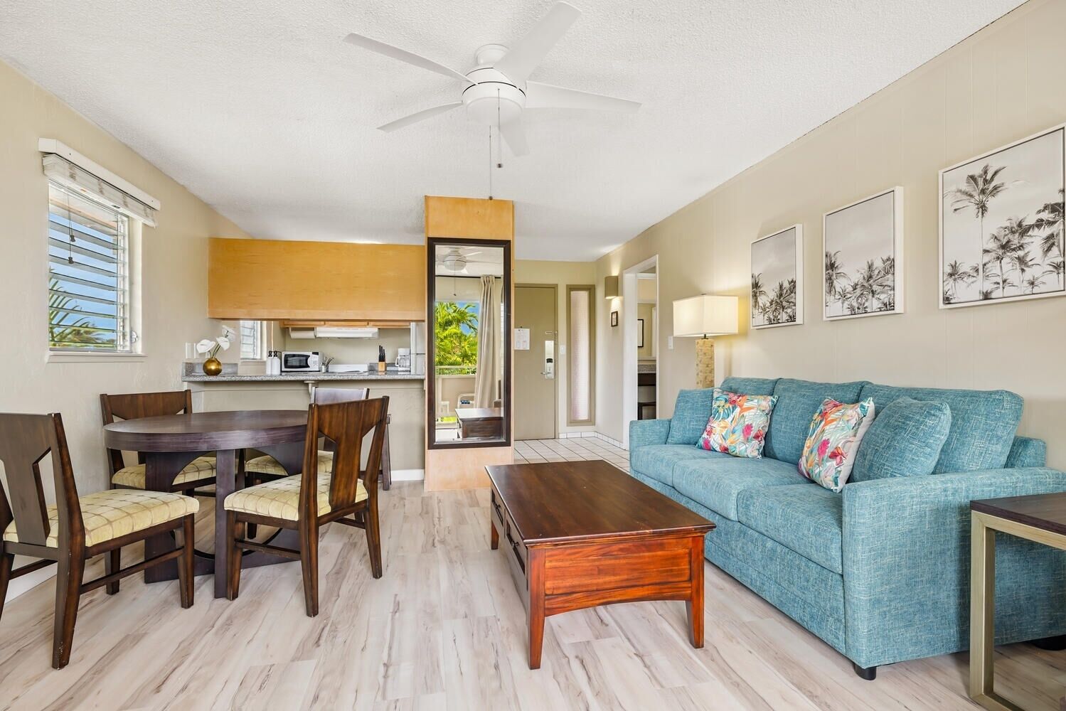 Condo, 1 Bedroom | Living area