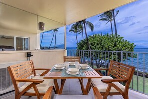Condo, 2 Bedrooms | Outdoor dining