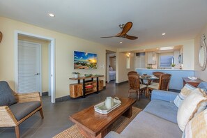 Condo, 2 Bedrooms | Living area