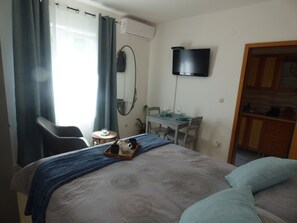 1 bedroom, iron/ironing board, WiFi, bed sheets