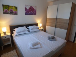 1 bedroom, iron/ironing board, WiFi, bed sheets