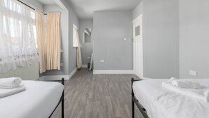 3 Schlafzimmer, Bügeleisen/Bügelbrett, Internetzugang, Bettwäsche