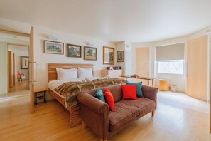 3 habitaciones, escritorio, tabla de planchar con plancha y wifi 