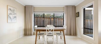 North Geelong Getaway Modern 4-Bedroom Home