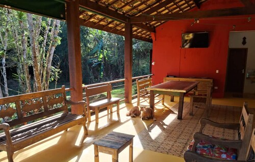 Suíte em São Francisco Xavier com piscina e vista