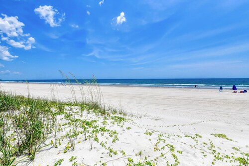 Peace of Heaven Three Bedroom Oceanfront Home in Long Bay Estates