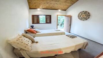 6 bedrooms, WiFi, bed sheets