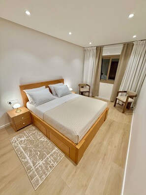 2 bedrooms, WiFi, bed sheets - Bright & Modern Apartment in the City Center – 6 Min Walk to the Bay (tanger)