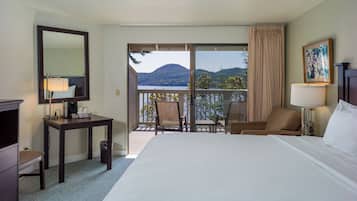 Desk, iron/ironing board, Internet, bed sheets