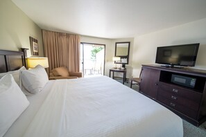 デスク、アイロン / アイロン台、インターネット、ベッドシーツ